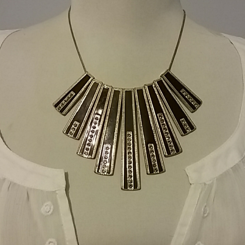 Statement necklace